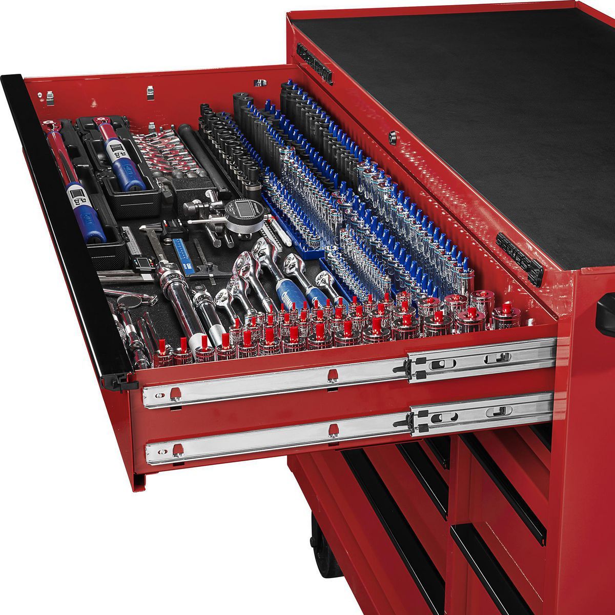 56 in. x 22 in. Red Roll Cab Q328