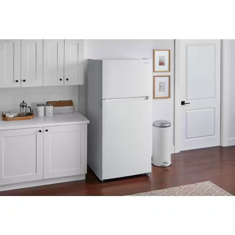 Top Freezer Refrigerator E594383