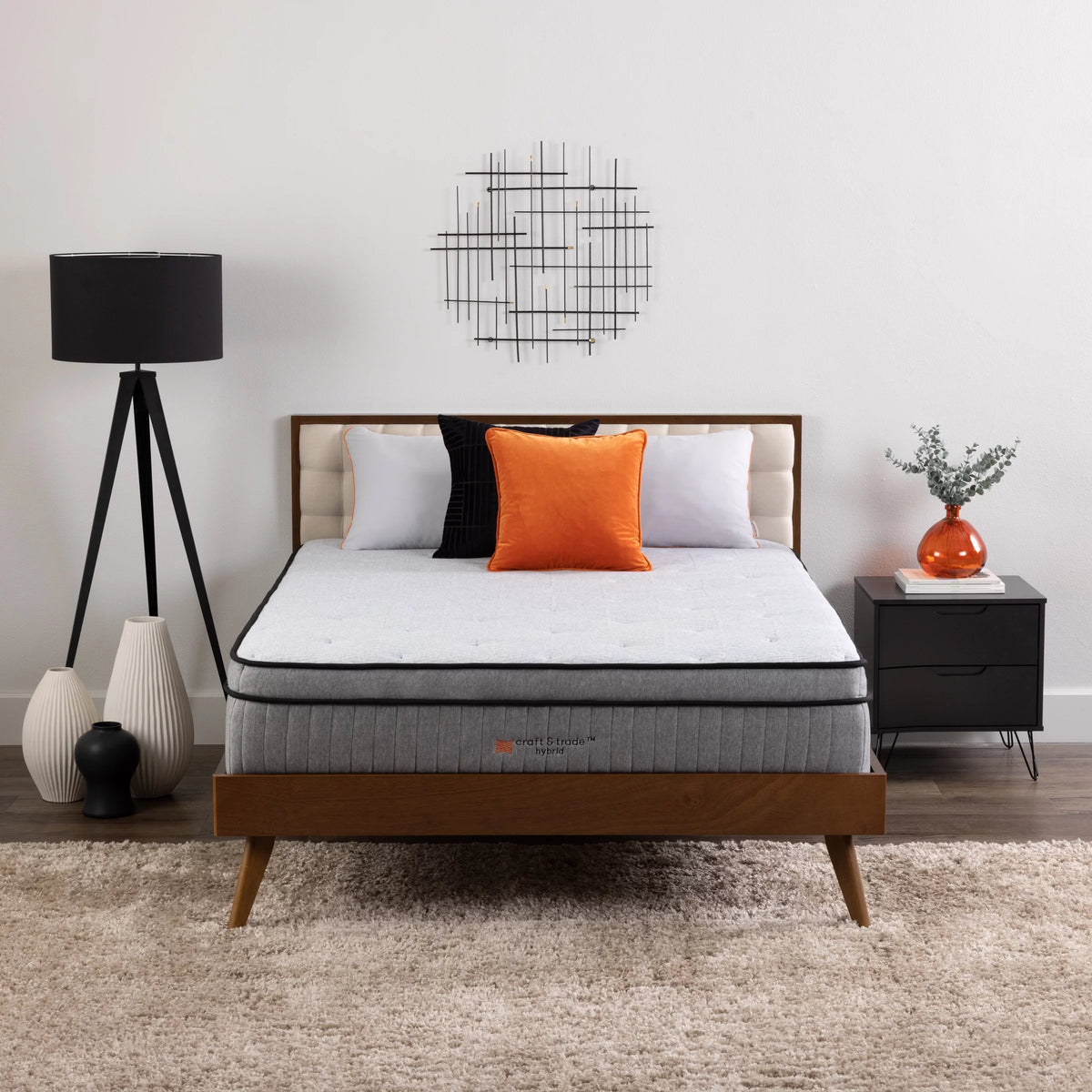 California King Hybrid Mattress with 2 Pillows O23420
