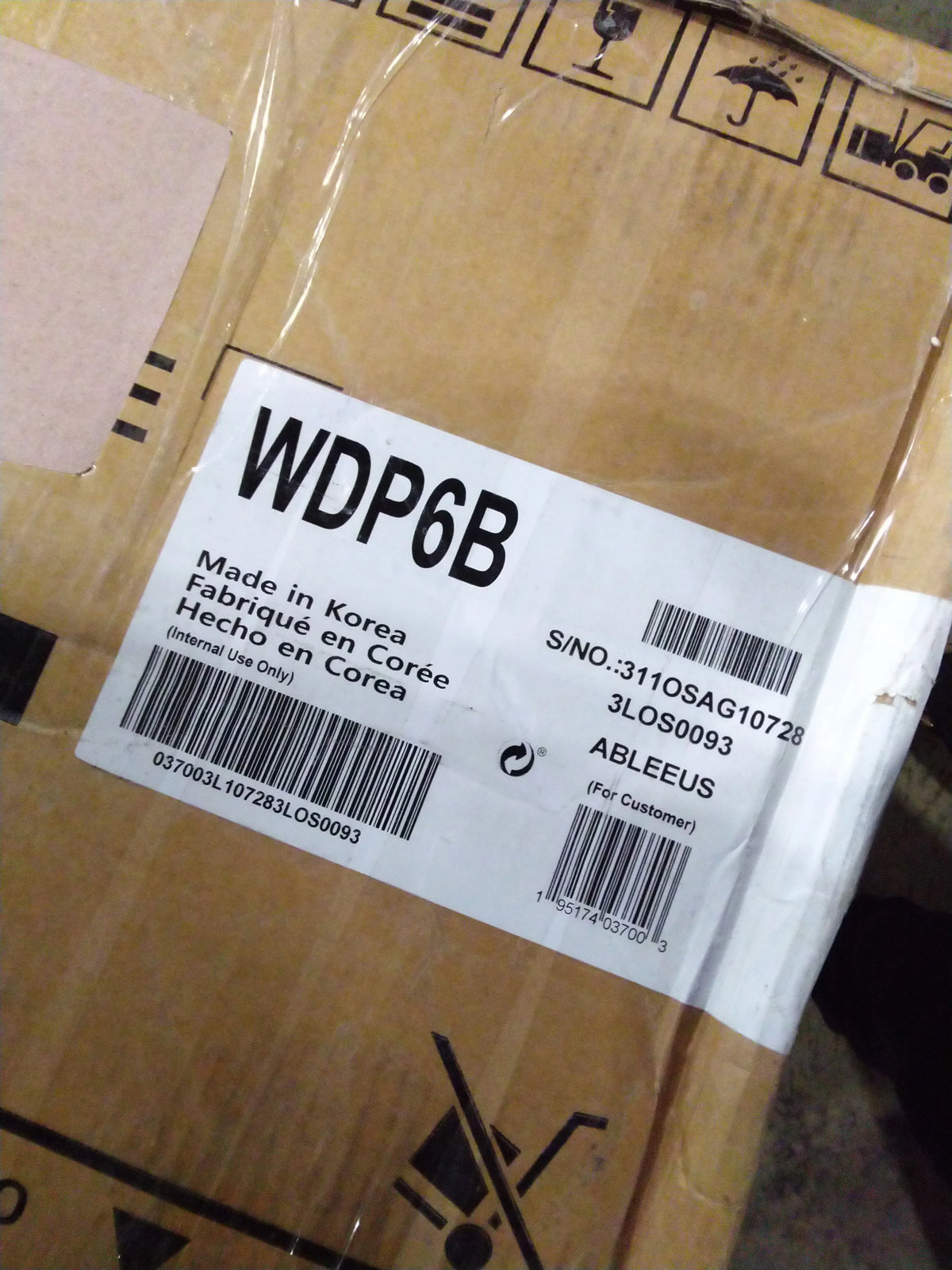 27IN BLK Pedestal D9709