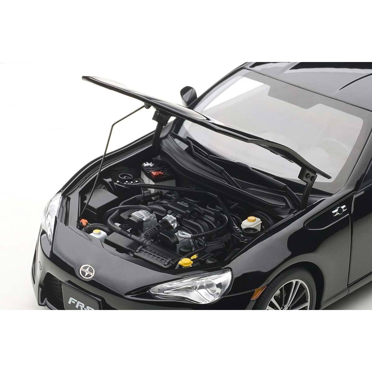 Black Silica 1/18 Diecast Model Car B18172