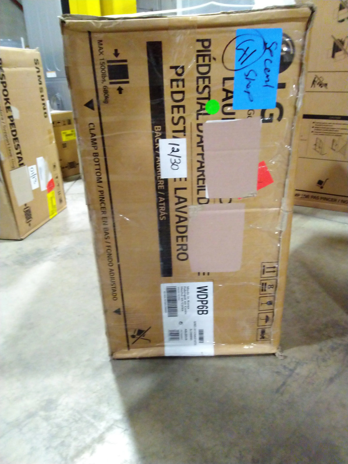 27IN BLK Pedestal D9709
