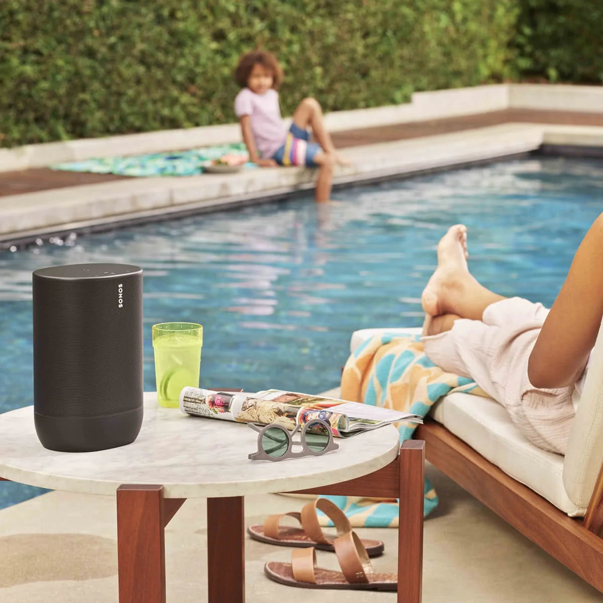 Portable Battery-Powered Bluetooth Wi-Fi Speaker J1552